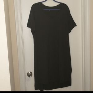 Universal standard black vneck hi low t-shirt sheath dress